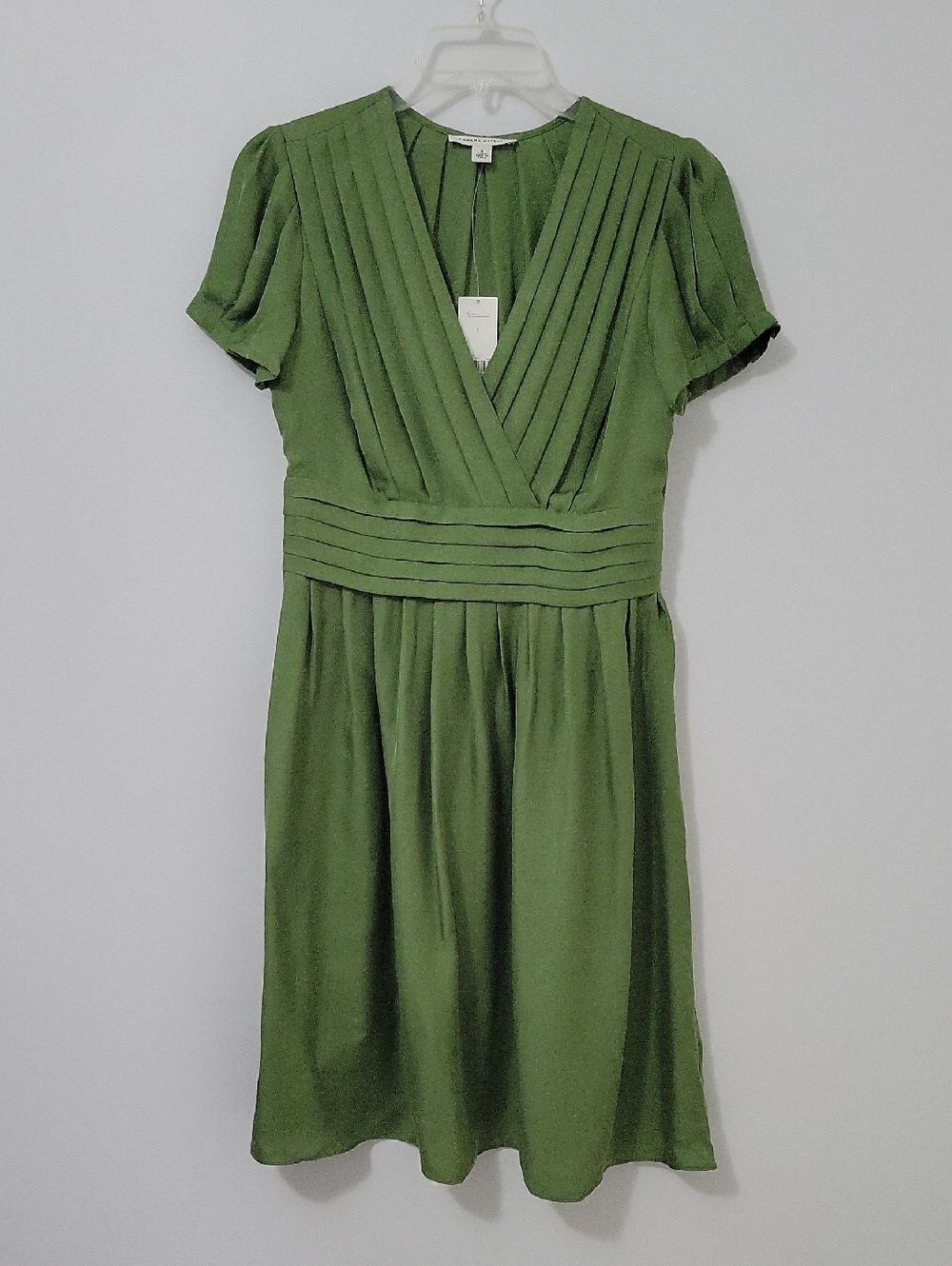 Banana Republic Pleated V-Neck Silk Dress, Size 8